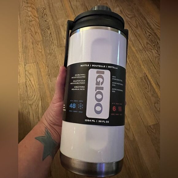 Igloo Stainless Steelel Twist n’ Chug Bottle 36 Oz - Picture 2 of 10